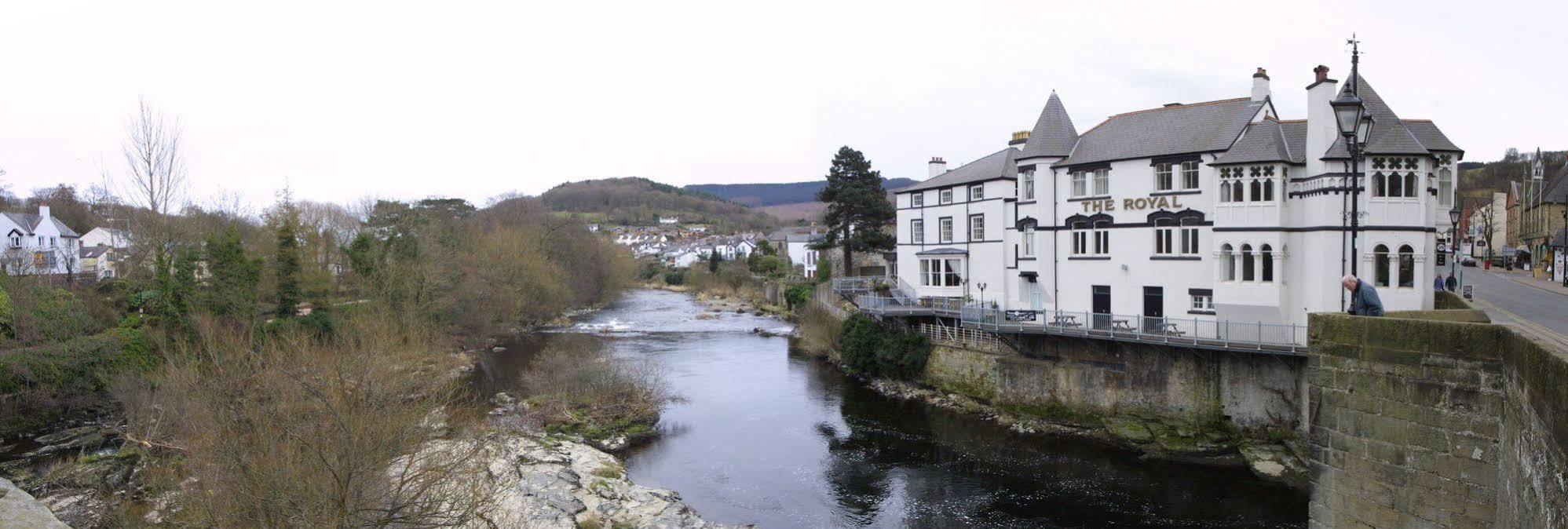 The Royal Hotel Llangollen Exterior foto